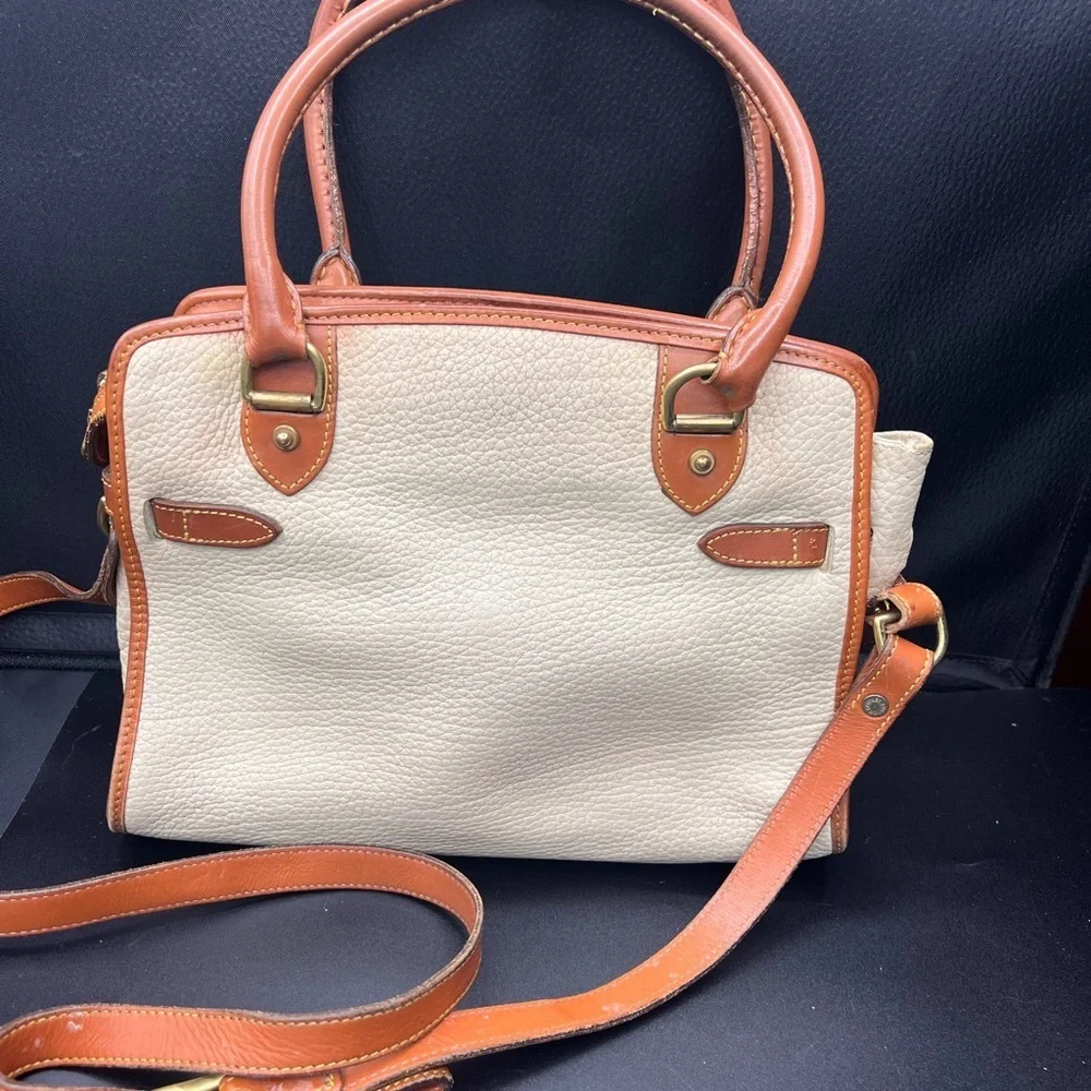 Dooney and Bourke vintage all weather  Leather Handbag